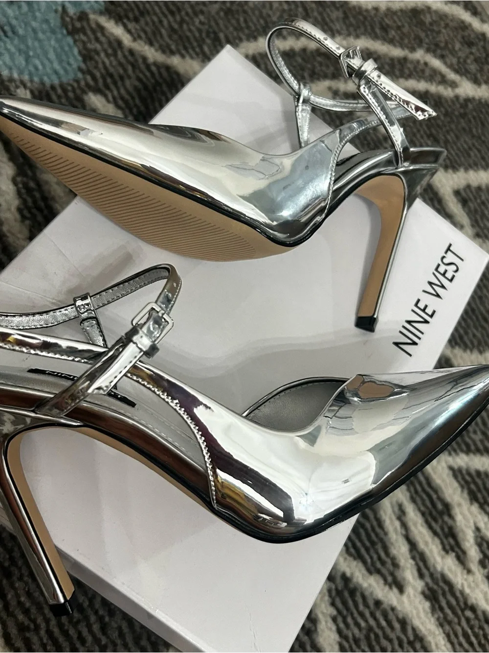 Nine West Silver Metallic Pointed Slingback Heels Size 6